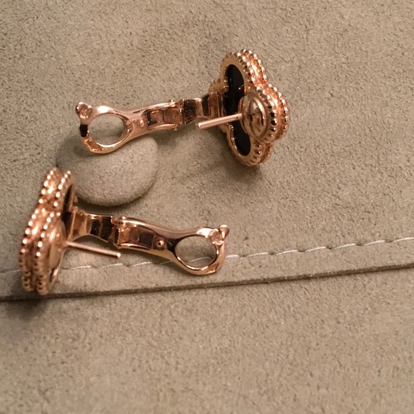 Van Cleef & Arpels Alhambra earrings - Picture 2 of 8